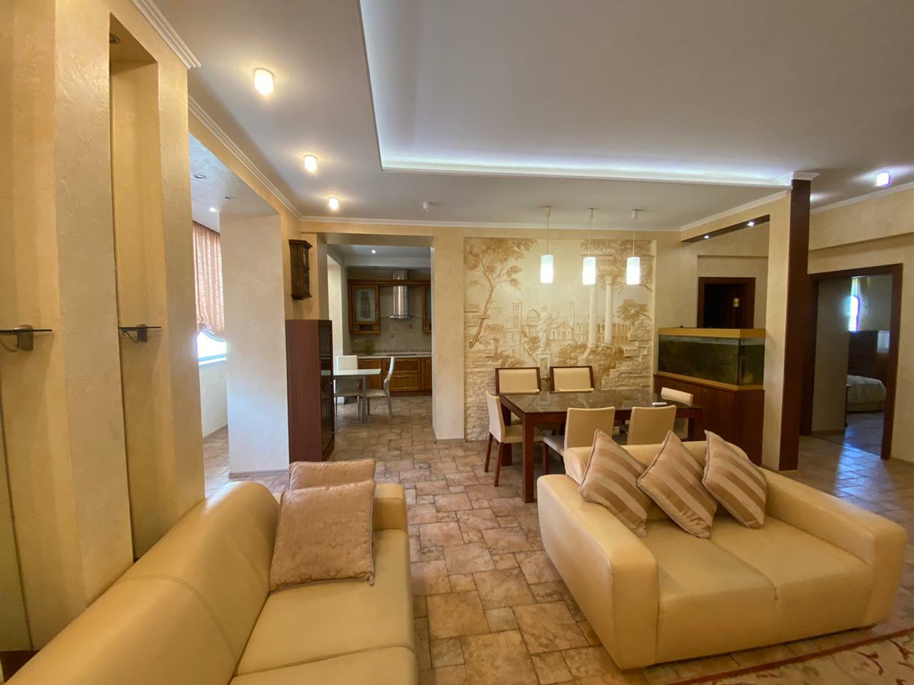 Продажа 4-комнатной квартиры 165 м², Пушкина просп., 11