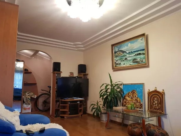 Продаж 3-кімнатної квартири 70 м², 30-и Річча Перемоги вул., 54