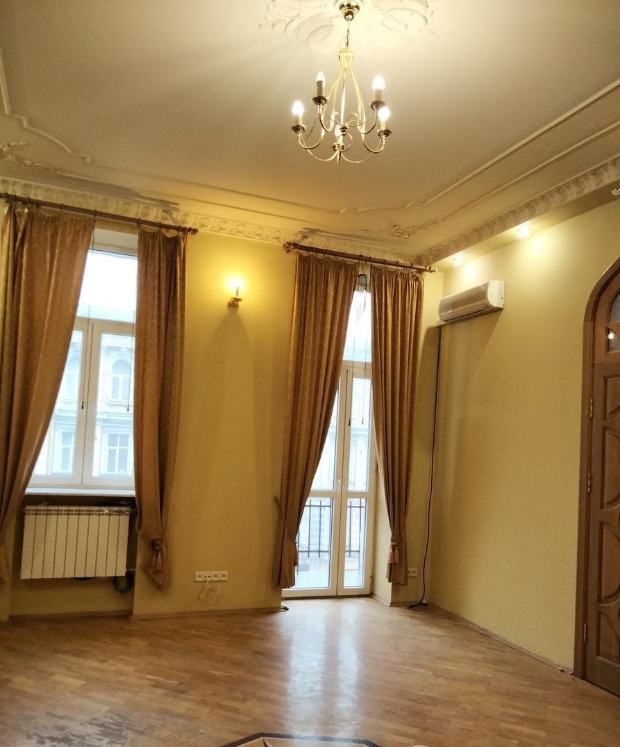 Продажа 3-комнатной квартиры 96 м², Богдана Хмельницкого ул., 35/1