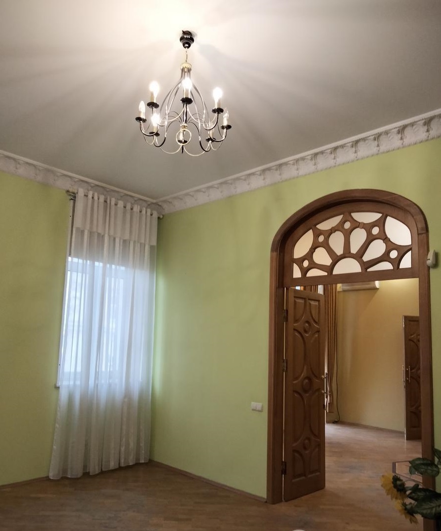 Продажа 3-комнатной квартиры 96 м², Богдана Хмельницкого ул., 35/1