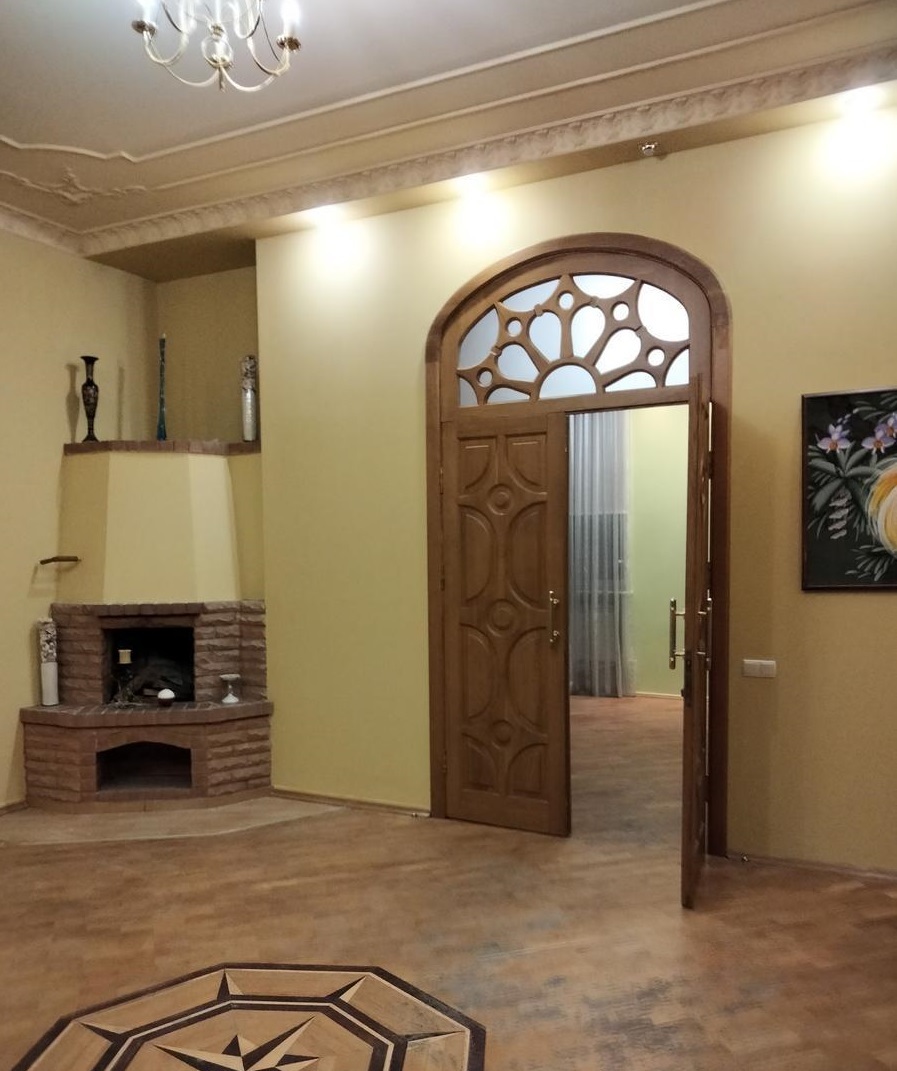 Продажа 3-комнатной квартиры 96 м², Богдана Хмельницкого ул., 35/1