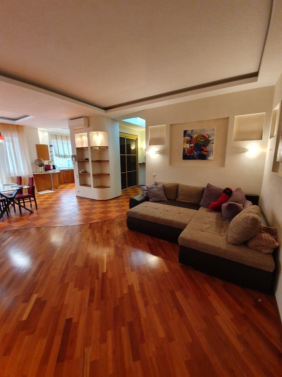 Продажа 4-комнатной квартиры 130 м², Крутогорный спуск, 33