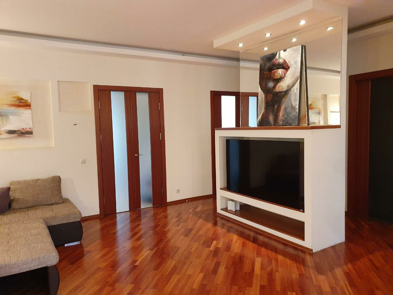 Продажа 4-комнатной квартиры 130 м², Крутогорный спуск, 33