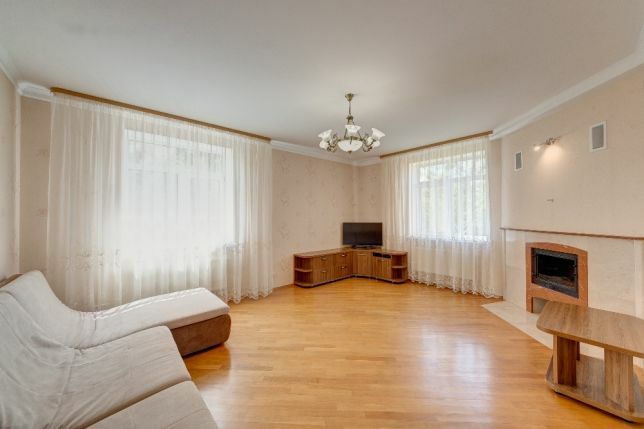 Оренда будинку 350 м², Березнева вул.