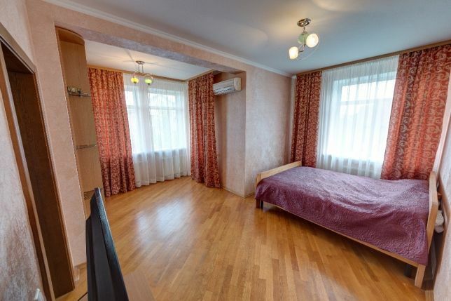 Оренда будинку 350 м², Березнева вул.