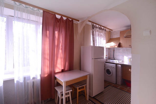 1-кімнатна квартира подобово 29 м², Краснопільська вул., 3А