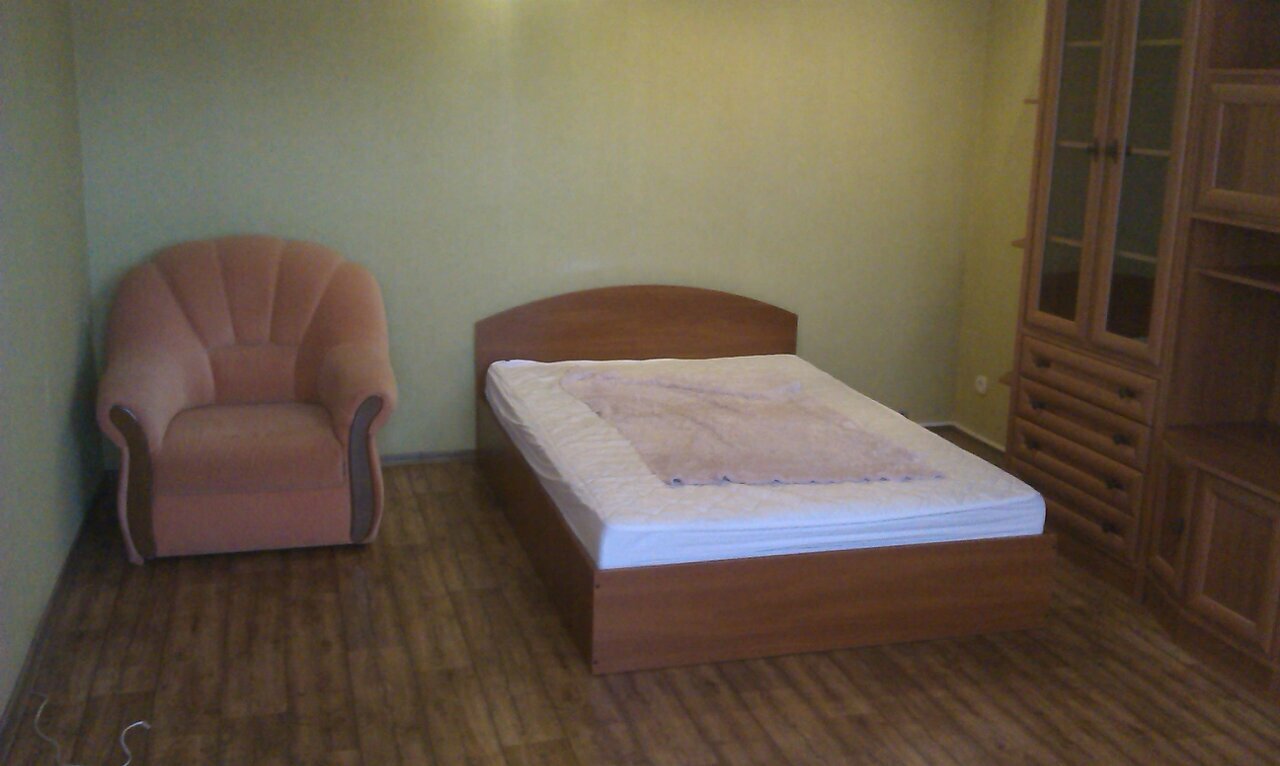 Оренда 1-кімнатної квартири 42 м², Генерала Бочарова вул., днепропетровская ул., 5/16