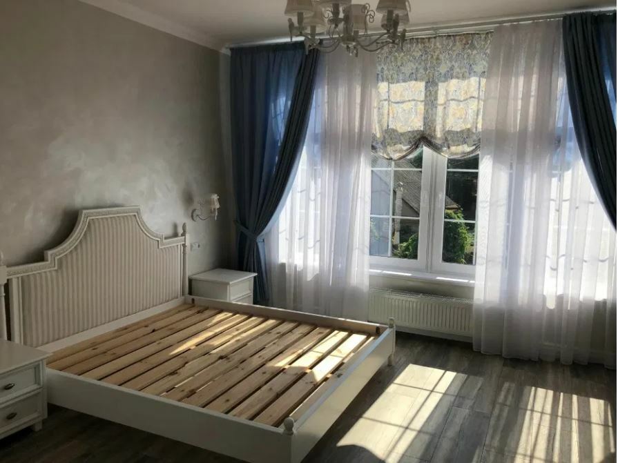 Продаж будинку 250 м², Львівська вул.