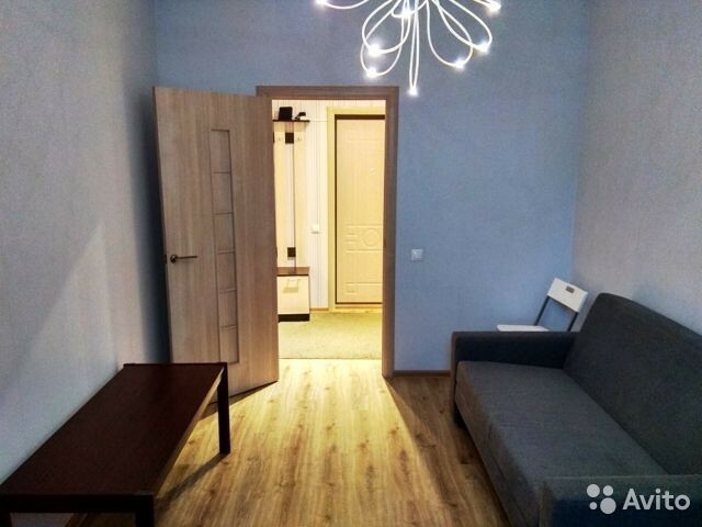 Продаж 2-кімнатної квартири 45 м², Костянтинівська вул., 3