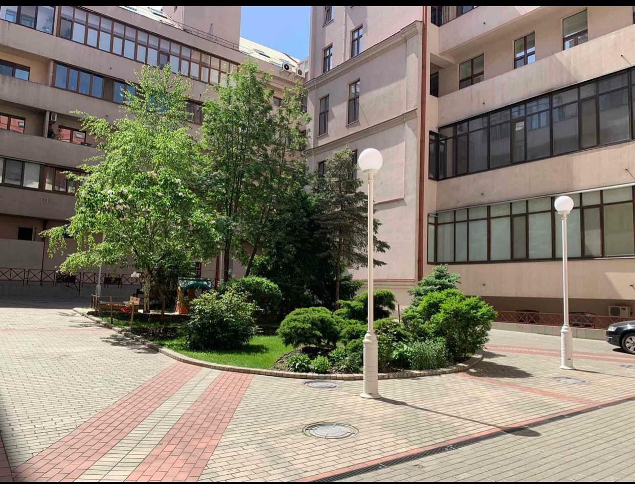 Продаж 4-кімнатної квартири 156 м², Старокозацька вул., 25