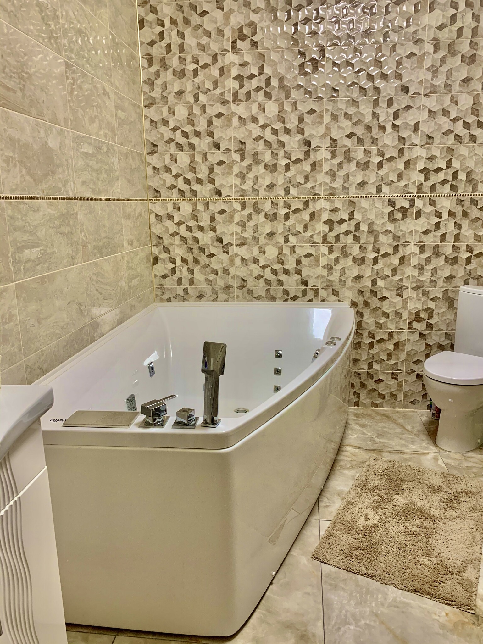 Аренда 3-комнатной квартиры 90 м², Казимира Малевича ул., 89