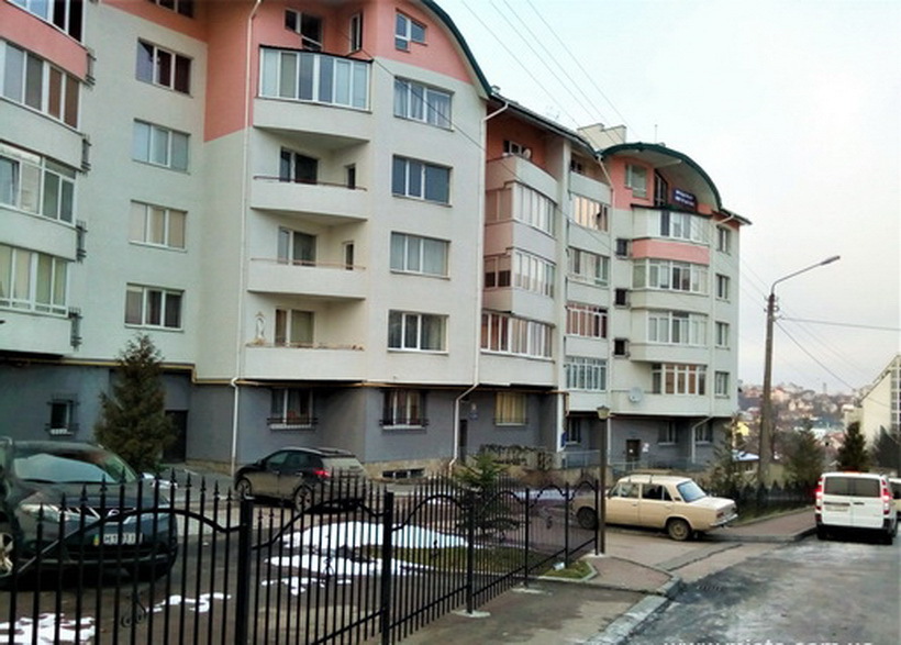 2-кімнатна квартира подобово 70 м², Володимира Івасюка вул., 10