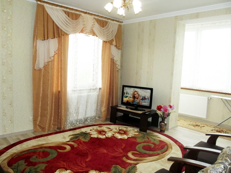 2-кімнатна квартира подобово 65 м², Степана Бандери вул., 35
