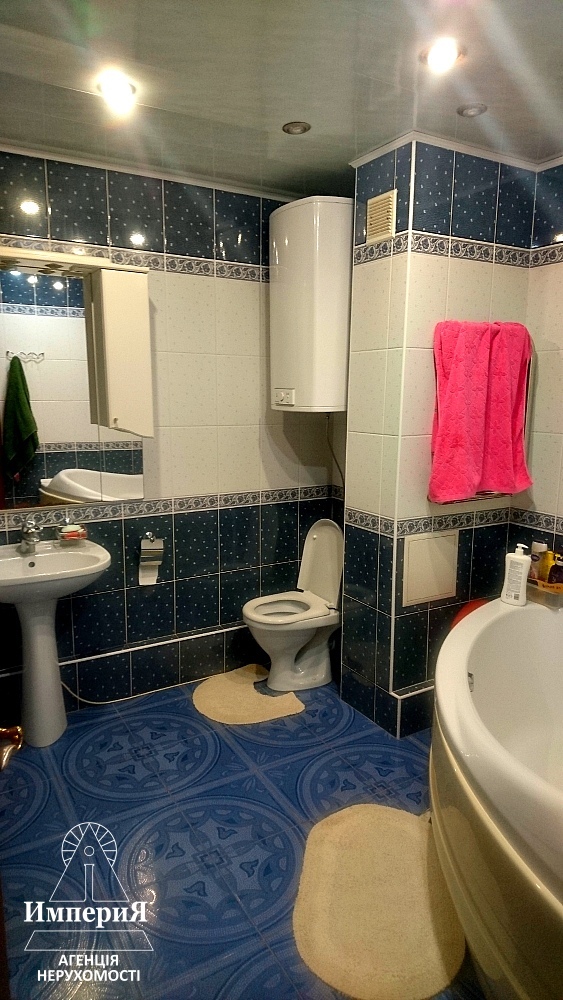 Продаж 3-кімнатної квартири 70 м², Академіка Кримського вул., 6