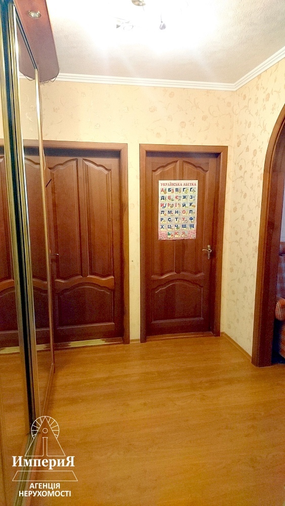 Продаж 3-кімнатної квартири 70 м², Академіка Кримського вул., 6