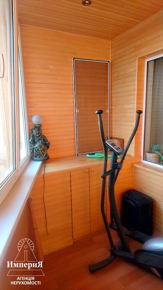 Продаж 3-кімнатної квартири 70 м², Академіка Кримського вул., 6