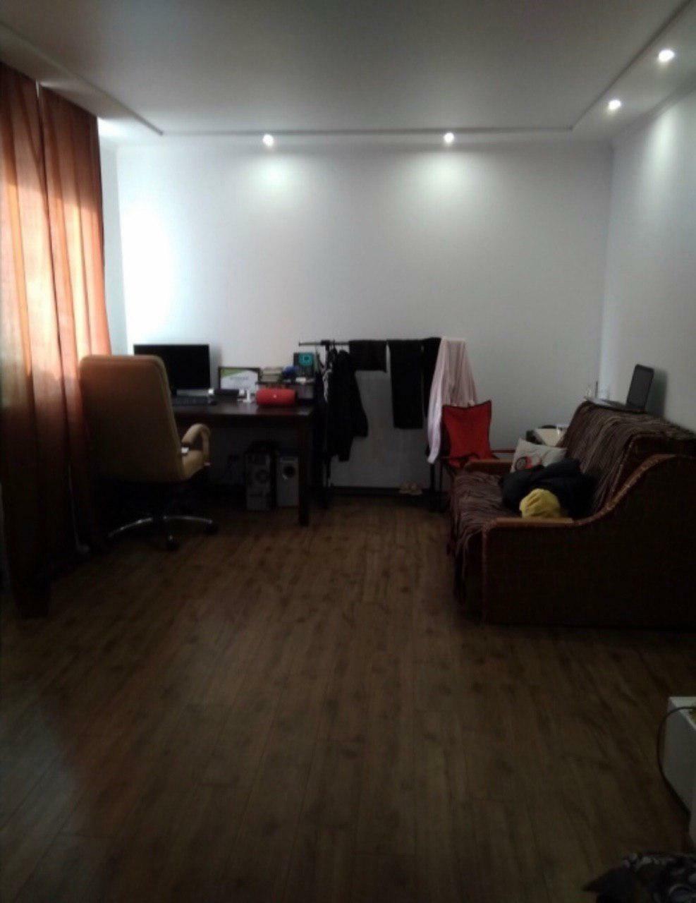 Продаж 1-кімнатної квартири 52 м², Жк србн озера ул., 1