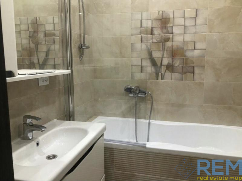 Продажа 2-комнатной квартиры 75 м², Академика Королева ул., 50