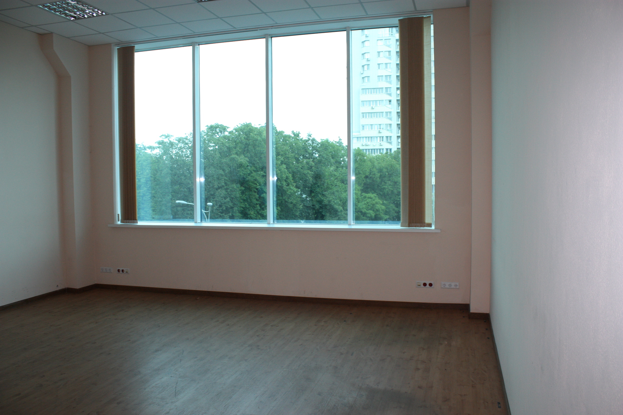 Продаж бізнес-центра 1830 м², Смоленська вул., 31/33