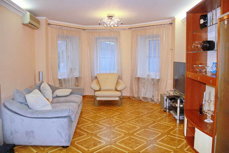 Продажа 4-комнатной квартиры 112 м², Литейная ул., 9