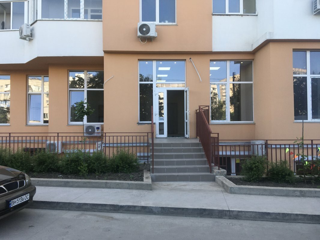 Оренда торговельного приміщення 50 м², Небесної сотні просп.