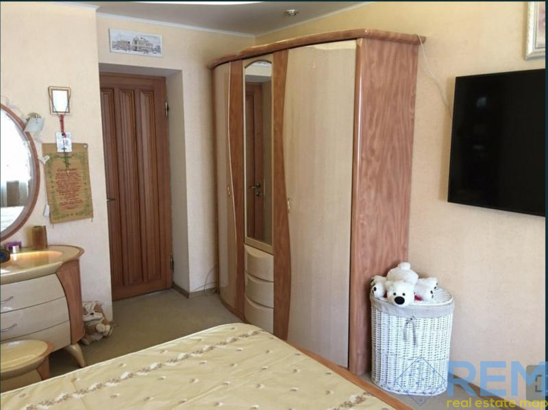 Продажа 3-комнатной квартиры 60 м², Невского Александра ул., 111