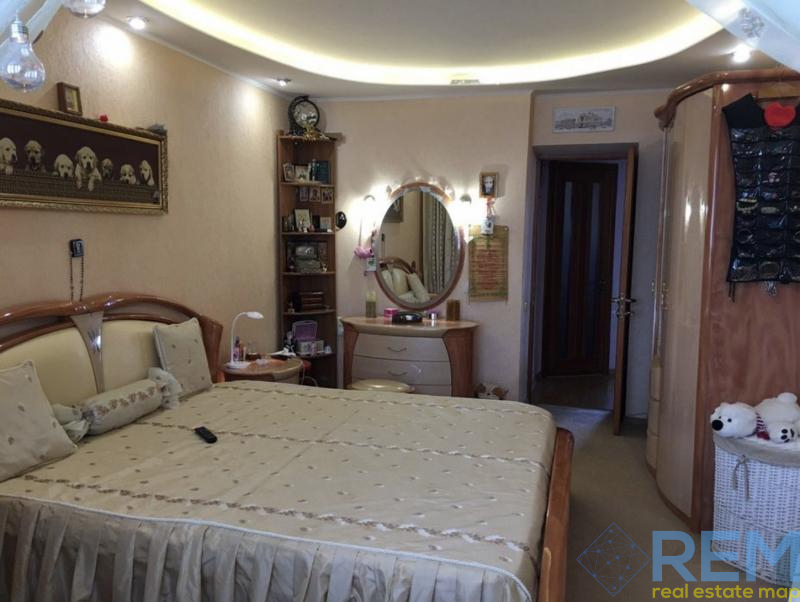 Продажа 3-комнатной квартиры 60 м², Невского Александра ул., 111