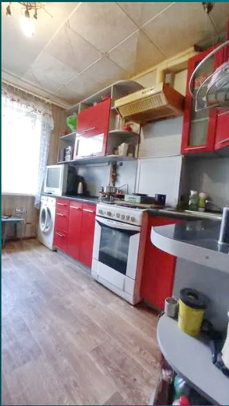 Продажа 3-комнатной квартиры 70 м², Героев просп., 12