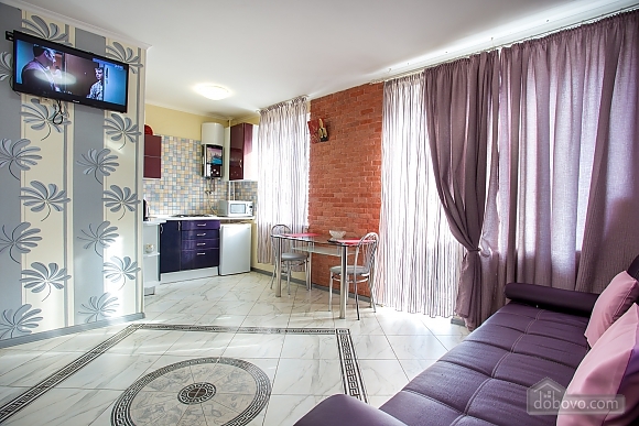 Студія подобово 37 м², 8-го Березня вул., 34