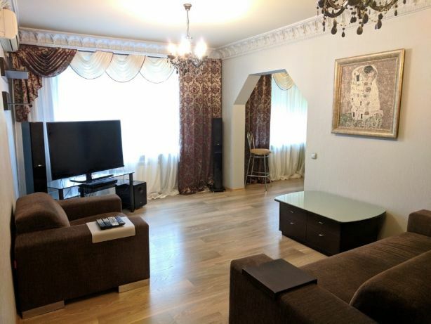 Аренда 3-комнатной квартиры 70 м², Славы бул., 27