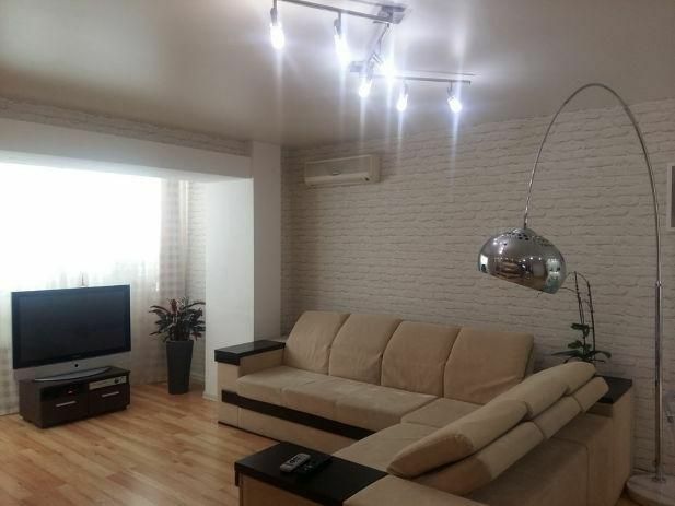 Продажа 3-комнатной квартиры 70 м², Новокрымская ул., 5