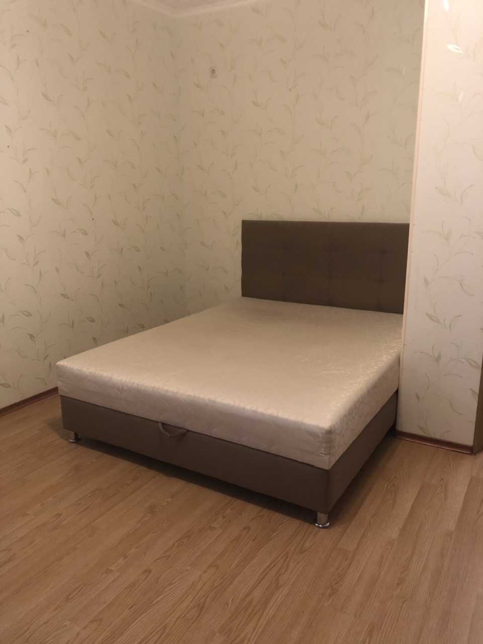 Аренда 1-комнатной квартиры 40 м², Академика Сахарова ул., таврия ул., 5/10