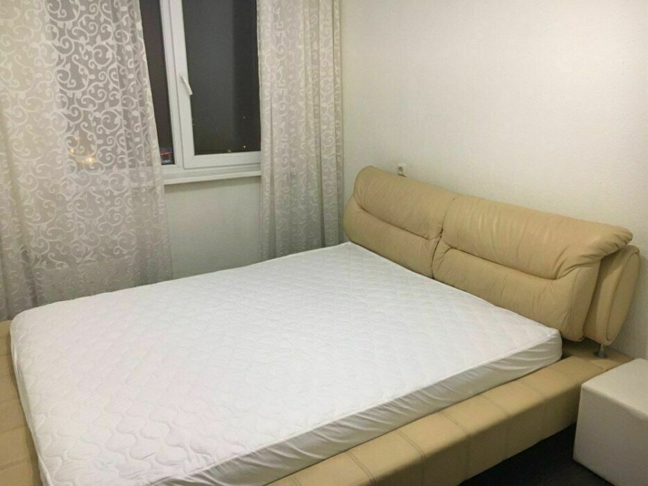 Продаж 2-кімнатної квартири 49 м², Героїв Праці вул., 38А