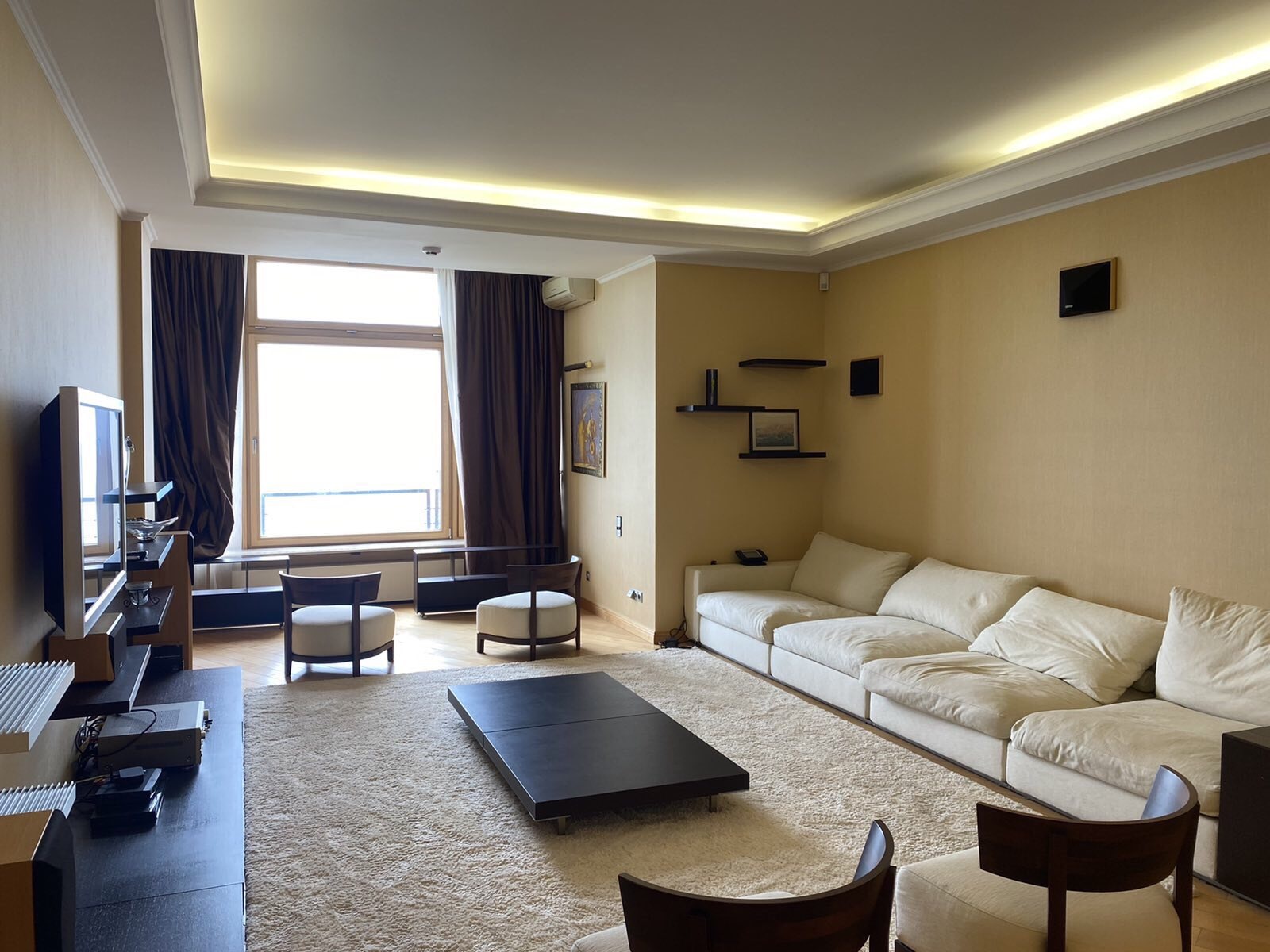 Продажа 3-комнатной квартиры 177 м², Черноморский 1-й пер.
