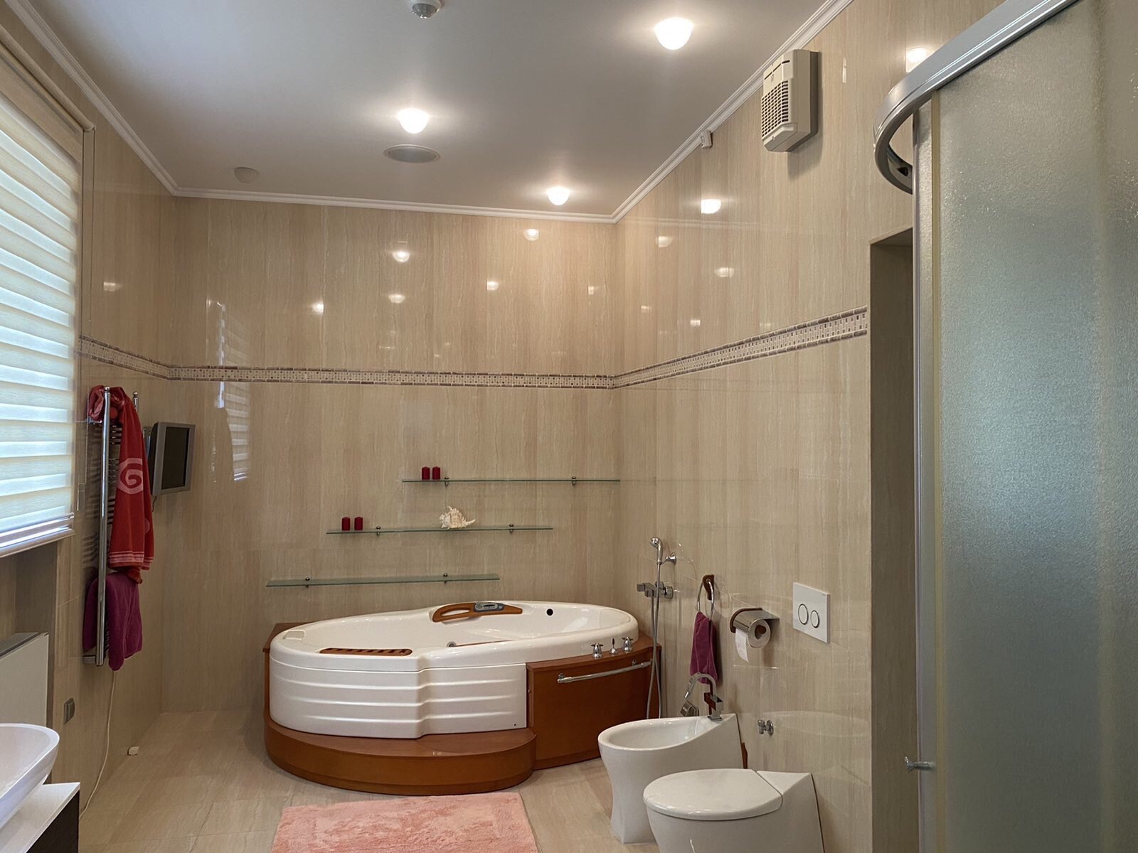 Продаж 3-кімнатної квартири 177 м², Черноморский 1-й пров.