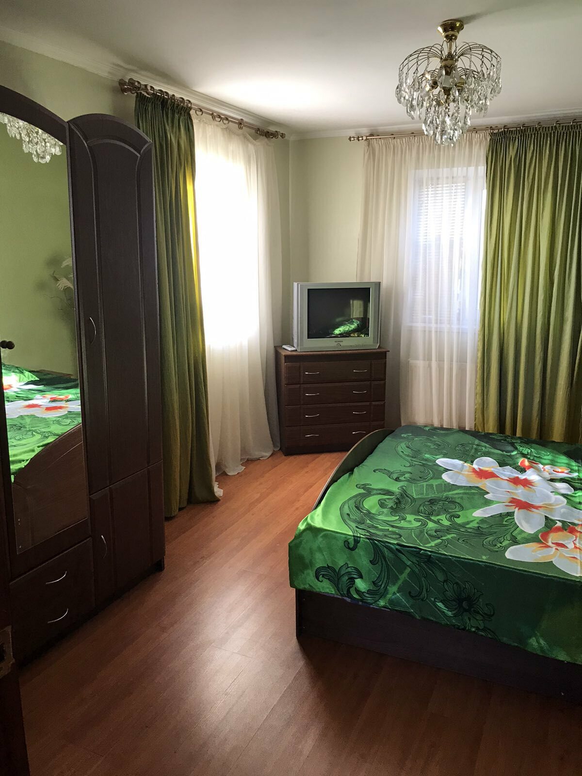 Дом посуточно 250 м², Садовая ул.