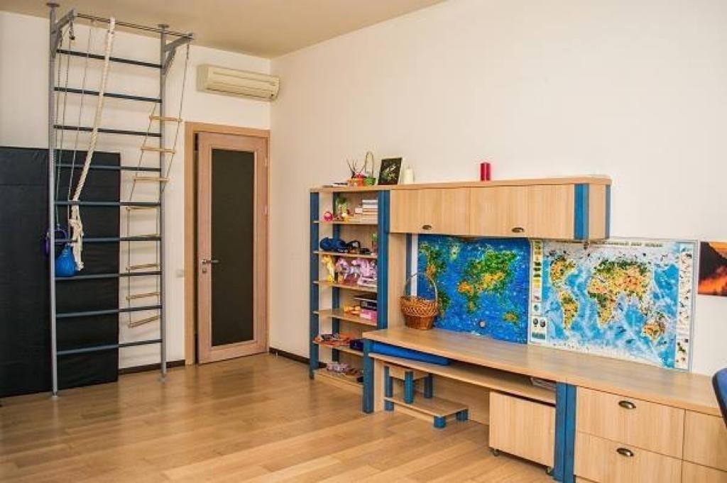 Продажа 4-комнатной квартиры 181 м², Кислородная ул., 001