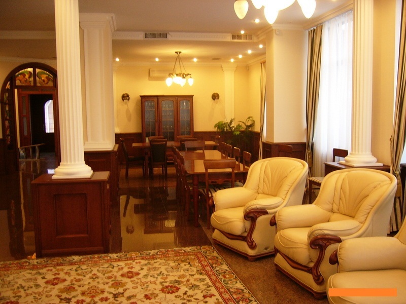 Аренда дома 1000 м², Корсунь-шевченковская ул.