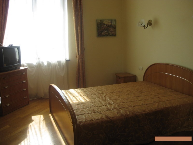 Аренда дома 1000 м², Корсунь-шевченковская ул.