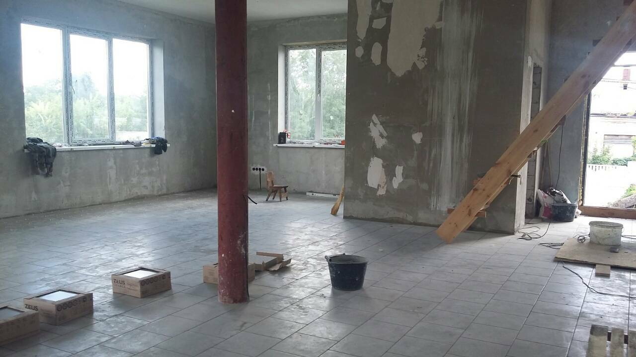 Продаж адміністративної будівлі 400 м²