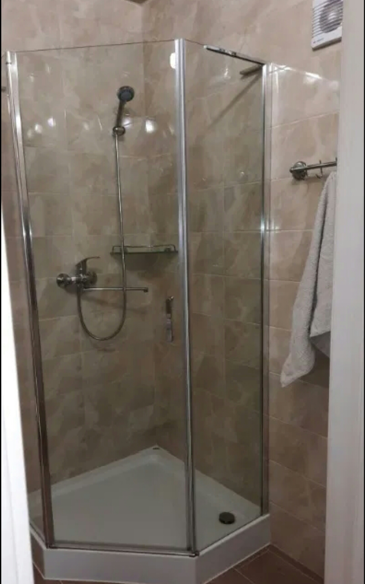 Аренда 1-комнатной квартиры 42 м², Генерала Бочарова ул., Сахарова ул., 2/10