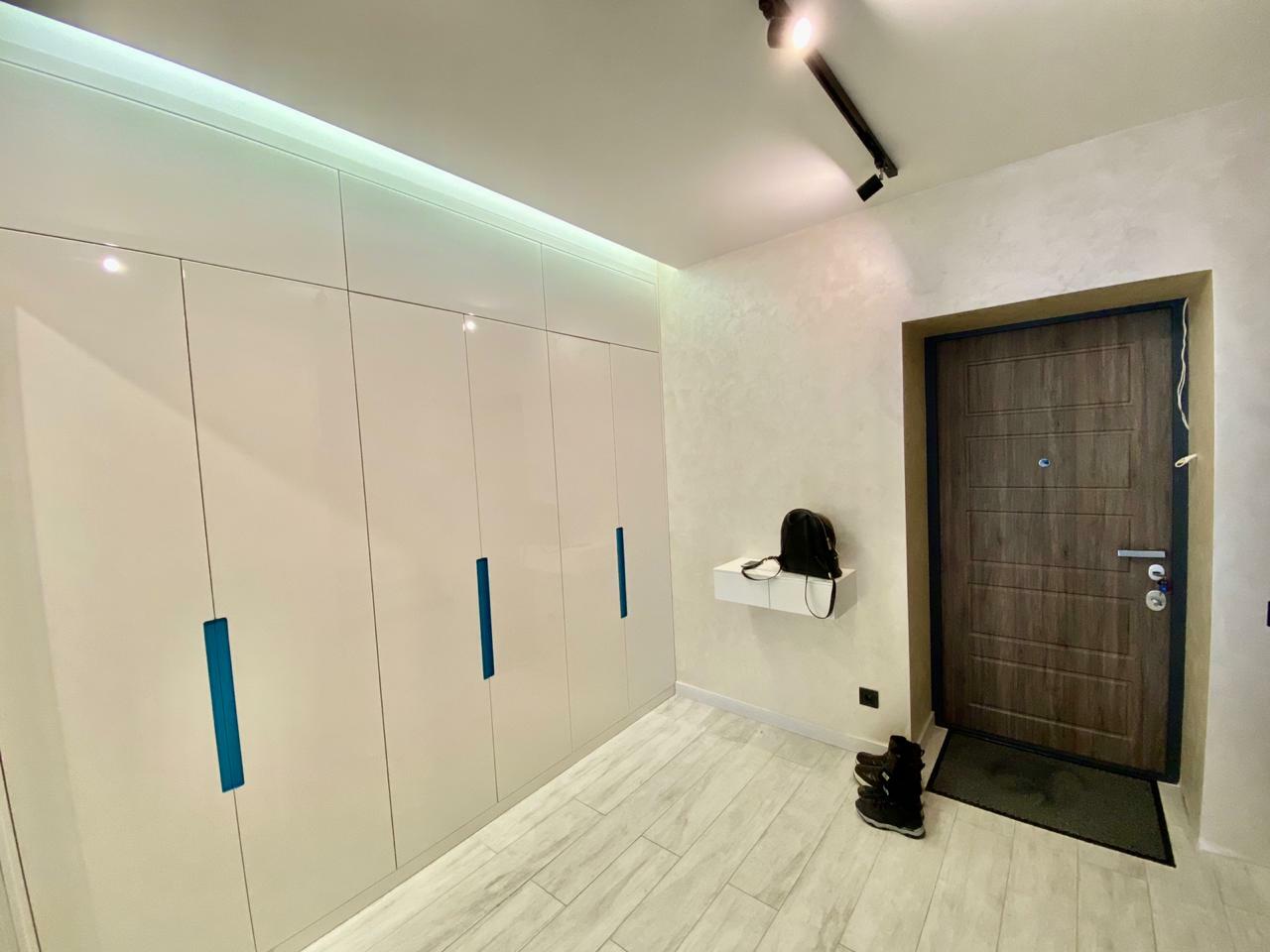 Продажа 5-комнатной квартиры 172 м², Василия Жуковского ул., 001