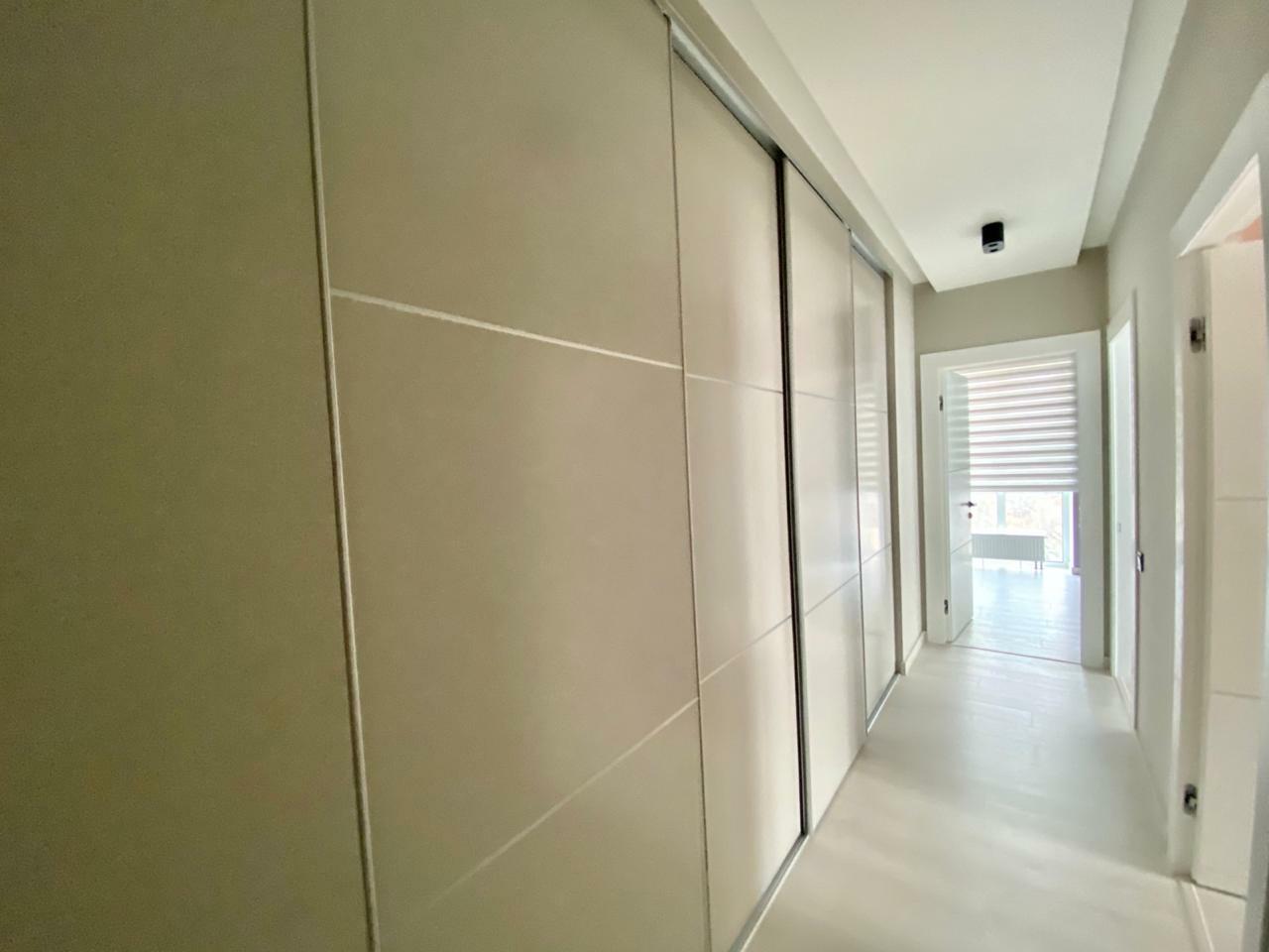 Продажа 5-комнатной квартиры 172 м², Василия Жуковского ул., 001