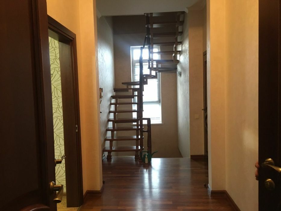 Дом посуточно 250 м², Митрополита Андрея Шептицкого ул.