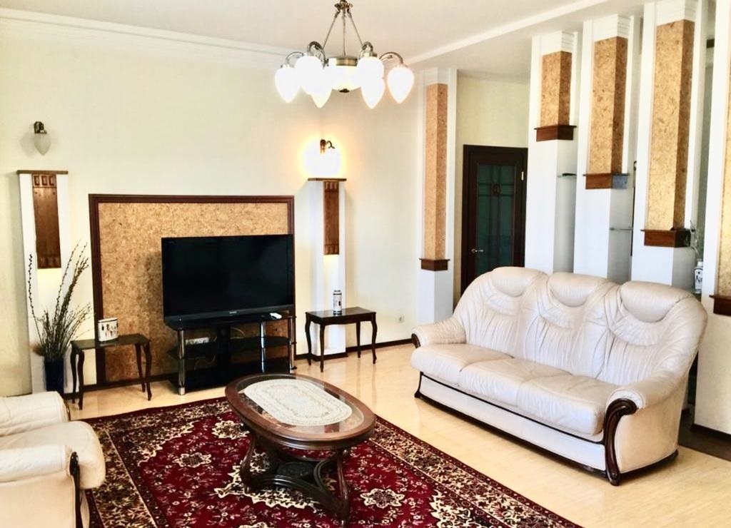 Продажа 3-комнатной квартиры 97 м², Исполкомовская ул., 24А