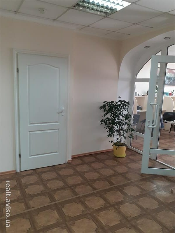 Оренда офісу 78 м², Лариси Руденко вул., 6А