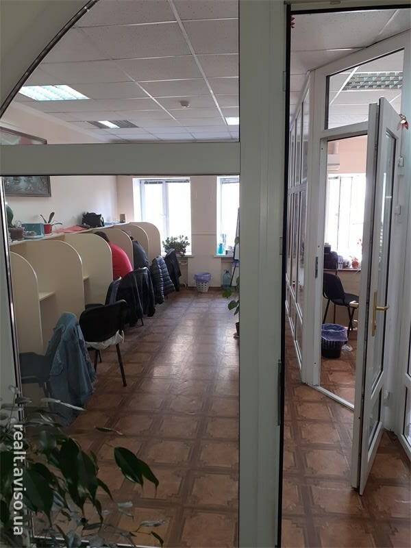 Оренда офісу 78 м², Лариси Руденко вул., 6А