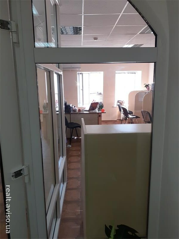 Оренда офісу 78 м², Лариси Руденко вул., 6А