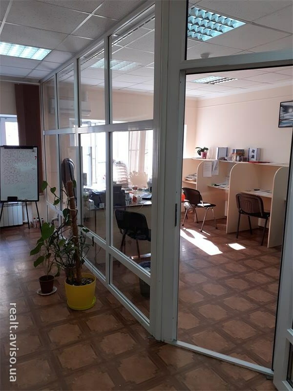 Оренда офісу 78 м², Лариси Руденко вул., 6А