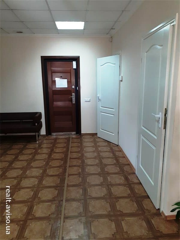 Оренда офісу 78 м², Лариси Руденко вул., 6А